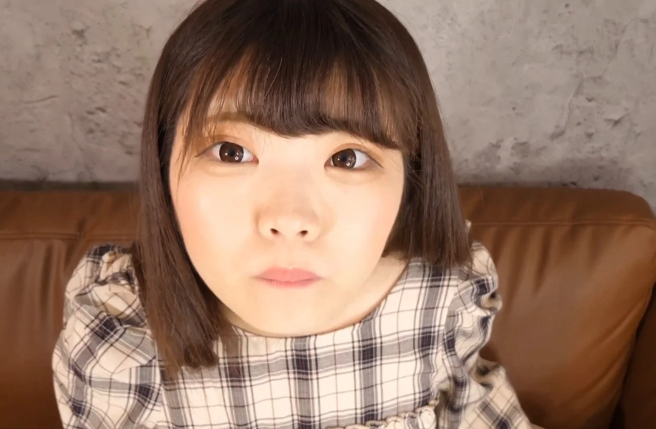 お口いっぱいに発射されたザーメン