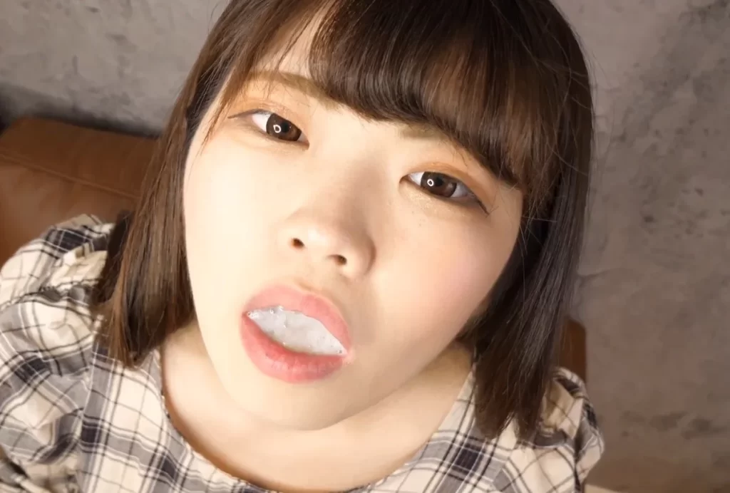 お口に精子を溜めるJD