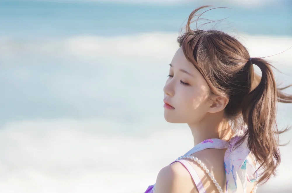 ポニーテールの女性